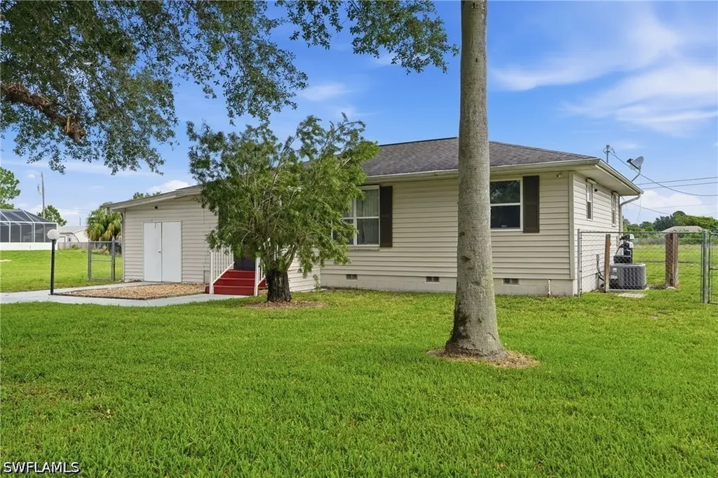 4302 7th Street SW Lehigh Acres FL 33976