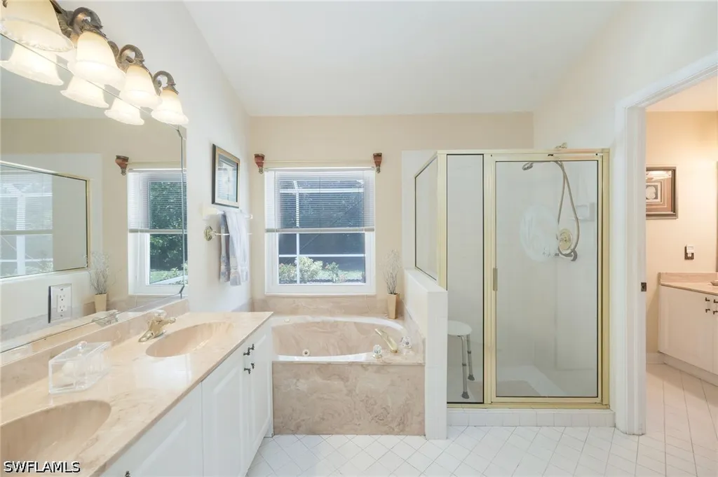 2232 Piccadilly Court Naples FL 34112