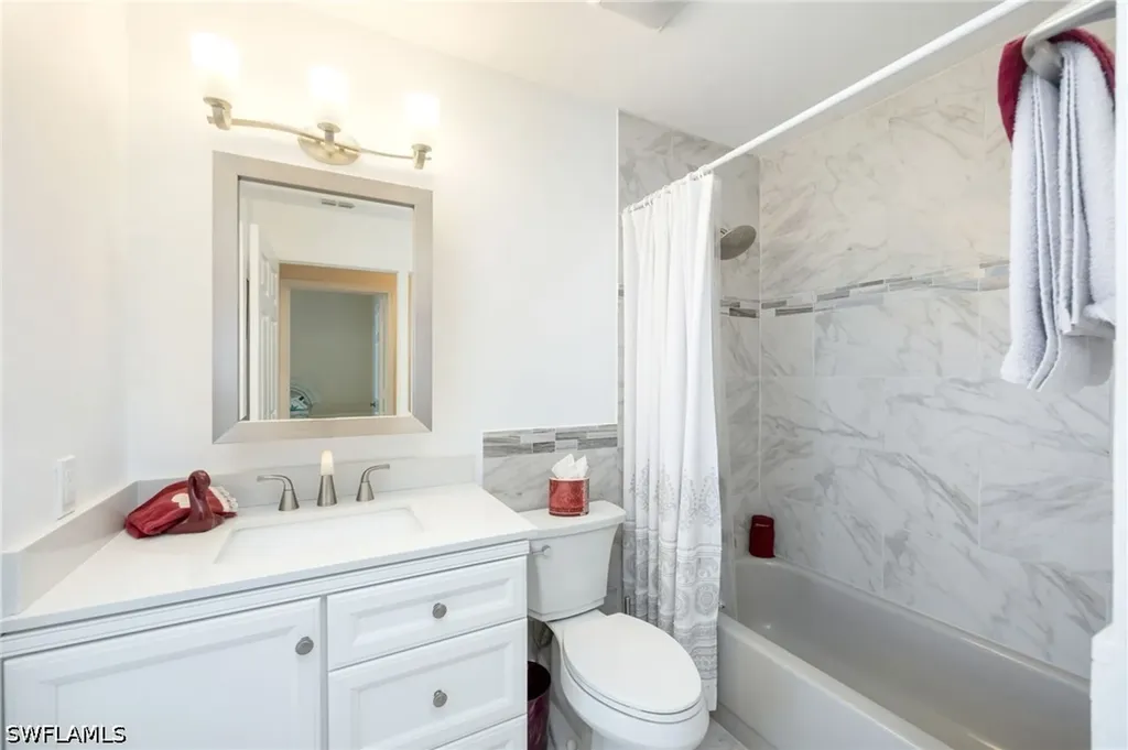 2232 Piccadilly Court Naples FL 34112