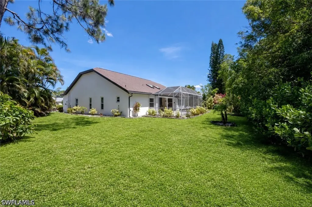 2232 Piccadilly Court Naples FL 34112