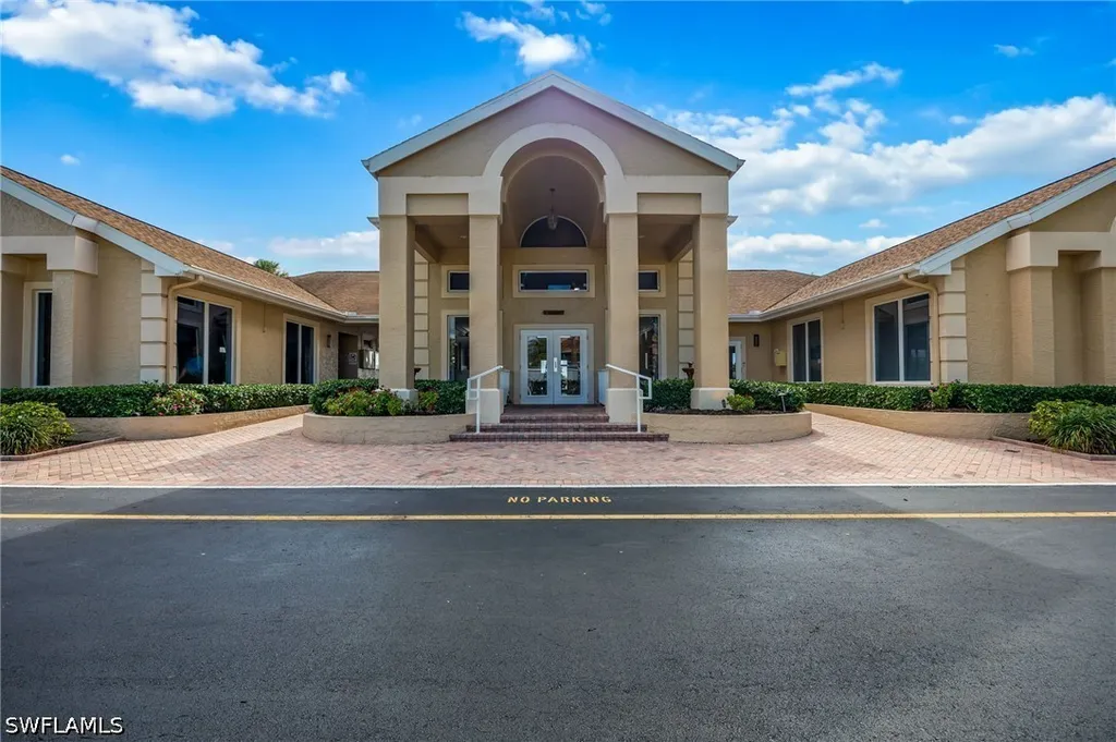 2232 Piccadilly Court Naples FL 34112