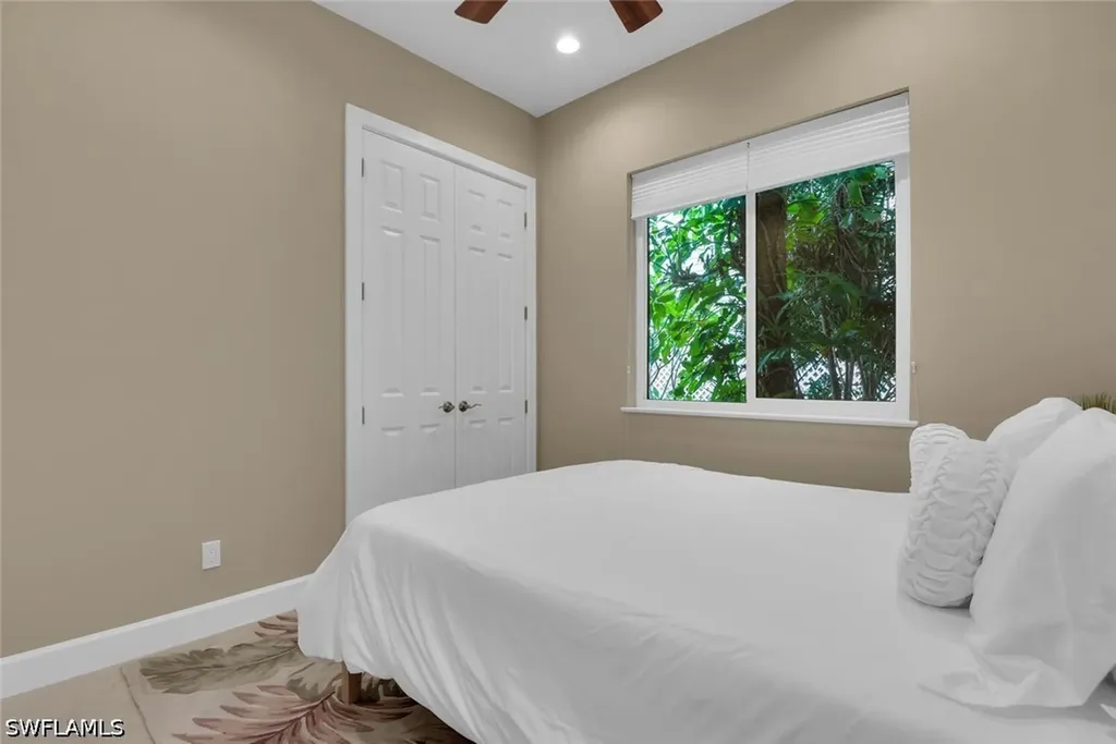 3254 Lakeview Drive Naples FL 34112