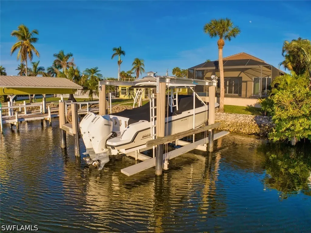 3254 Lakeview Drive Naples FL 34112