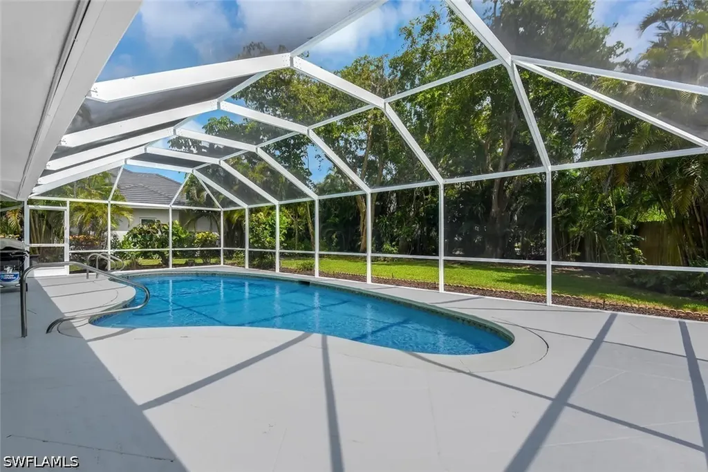 740 Park Shore Drive Naples FL 34103