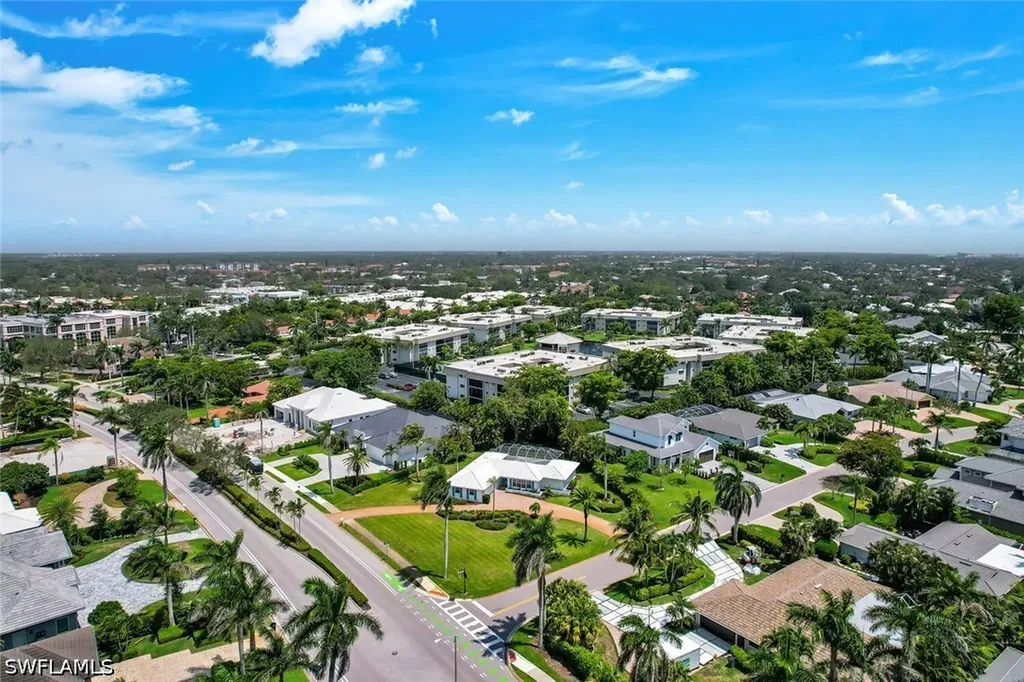 740 Park Shore Drive Naples FL 34103