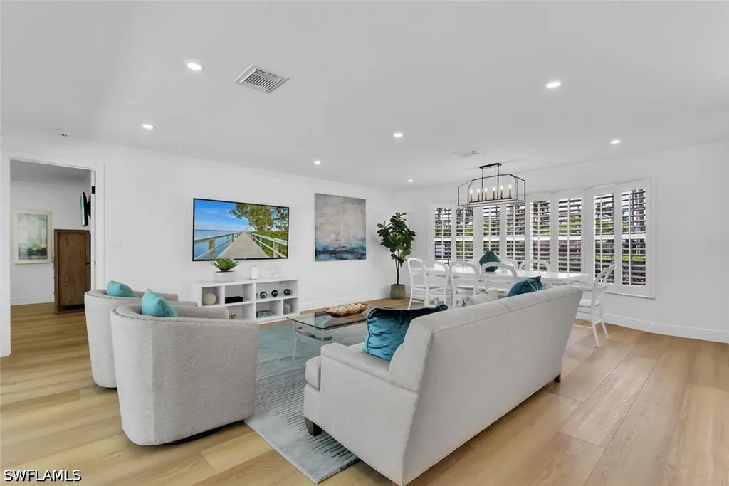 740 Park Shore Drive Naples FL 34103