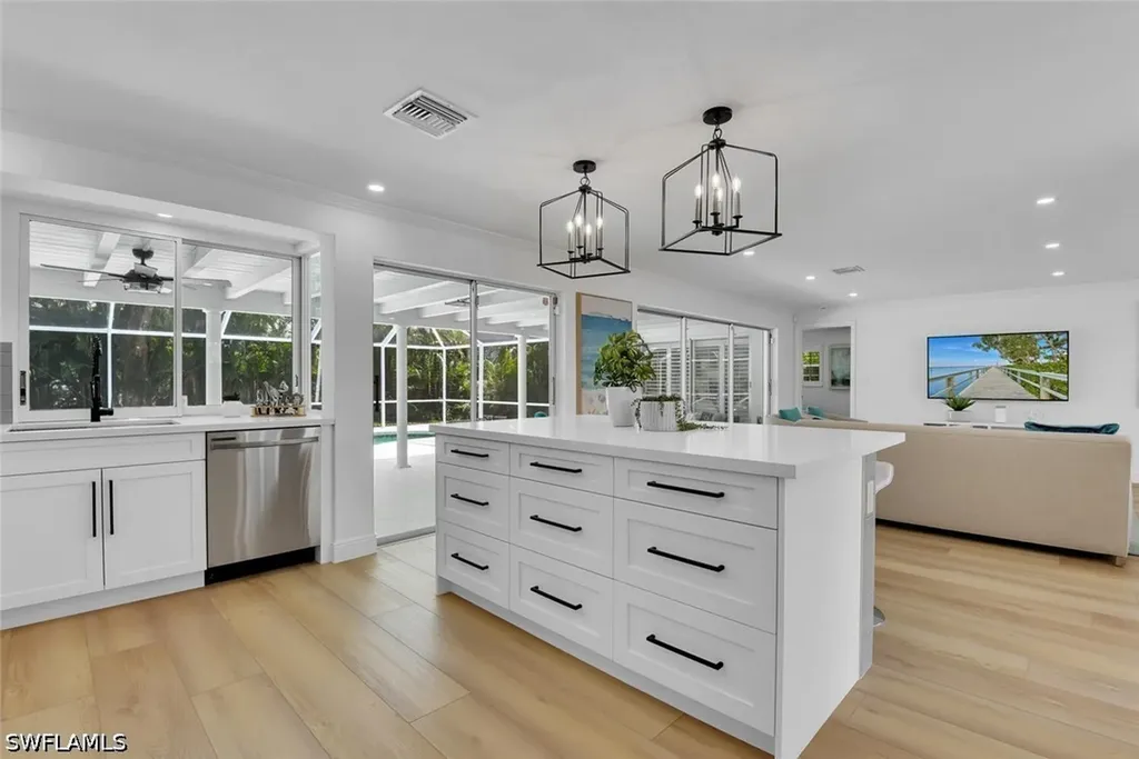740 Park Shore Drive Naples FL 34103