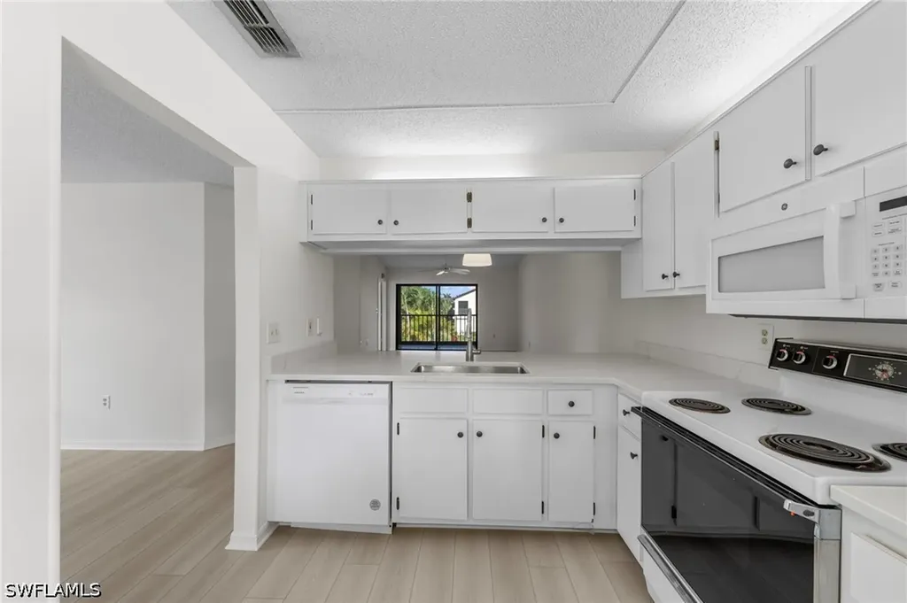 9265 Lake Park Drive Fort Myers FL 33919