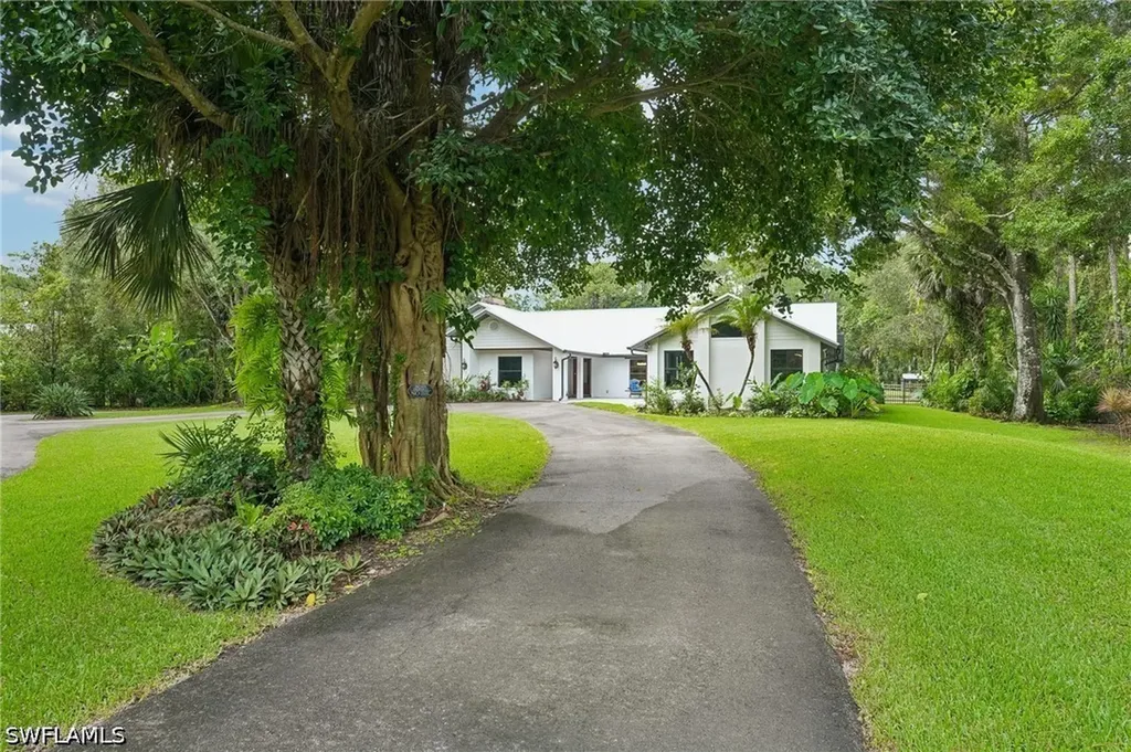 4980 Tamarind Ridge Drive Naples FL 34119