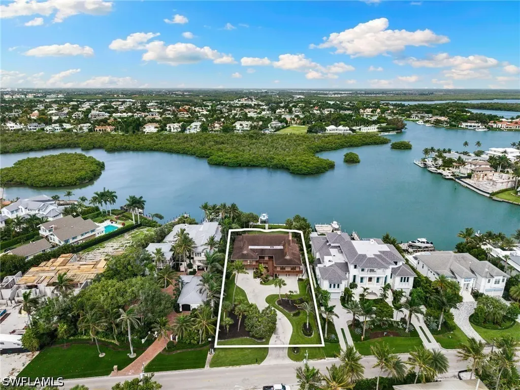 3695 Gordon Drive Naples FL 34102