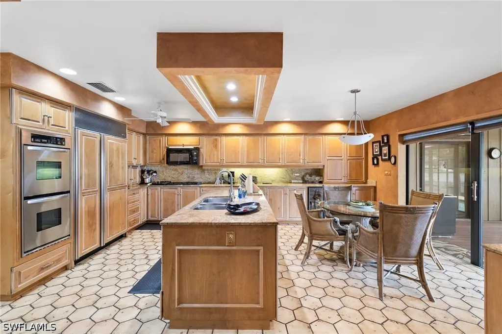 3695 Gordon Drive Naples FL 34102