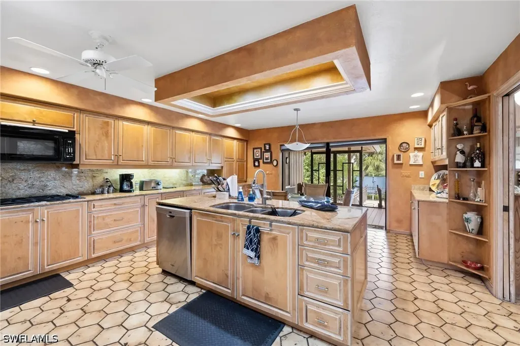 3695 Gordon Drive Naples FL 34102