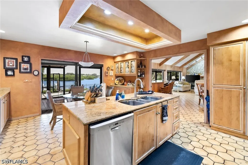3695 Gordon Drive Naples FL 34102