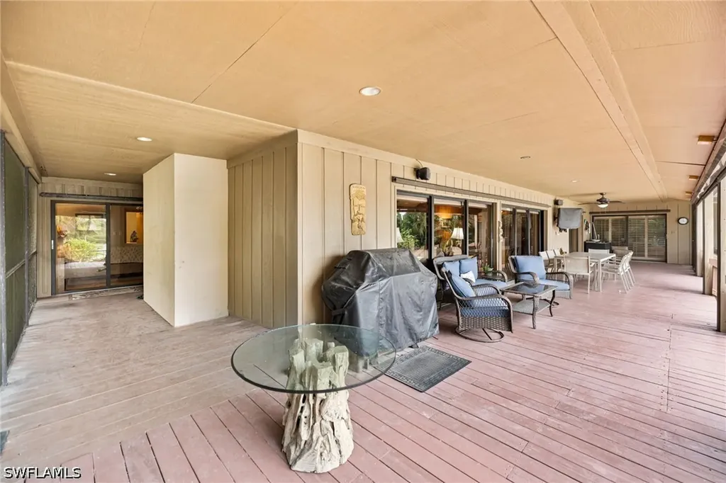 3695 Gordon Drive Naples FL 34102