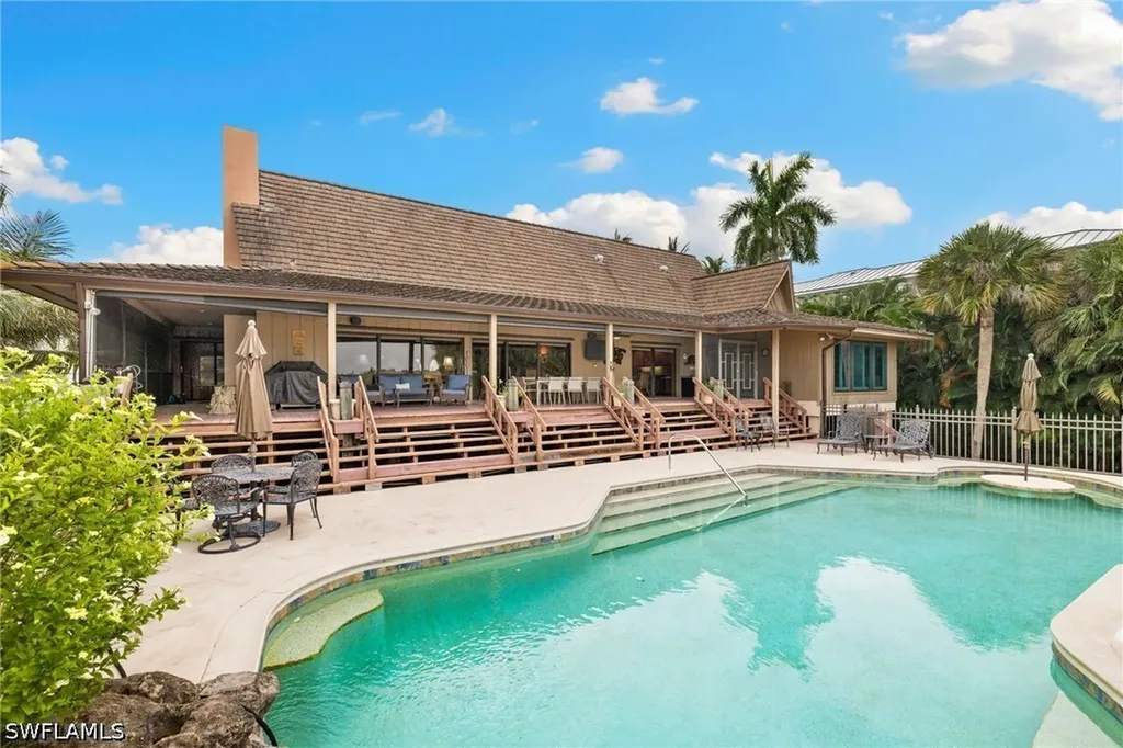3695 Gordon Drive Naples FL 34102