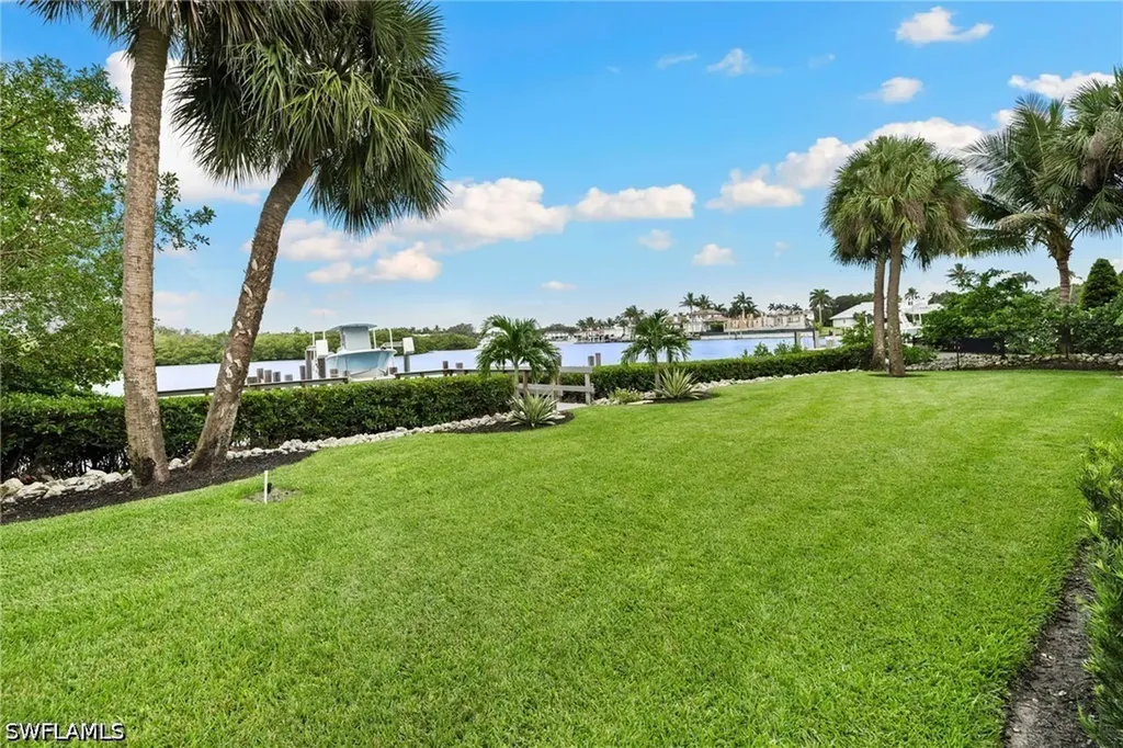3695 Gordon Drive Naples FL 34102