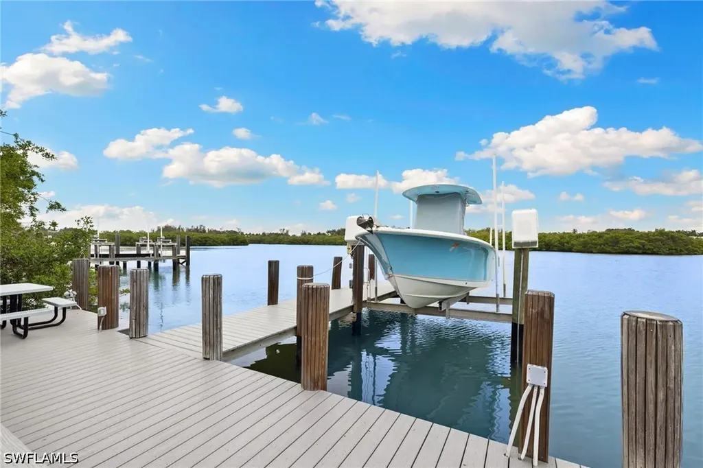 3695 Gordon Drive Naples FL 34102