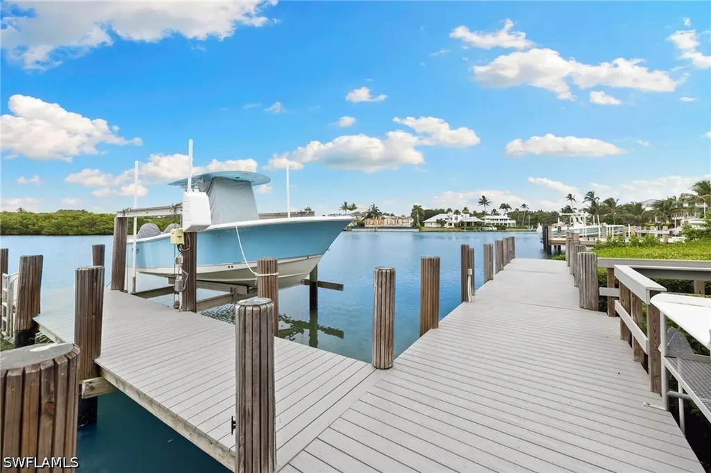 3695 Gordon Drive Naples FL 34102