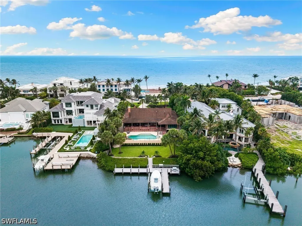 3695 Gordon Drive Naples FL 34102
