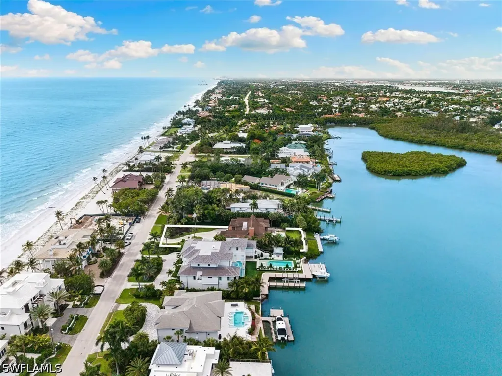 3695 Gordon Drive Naples FL 34102
