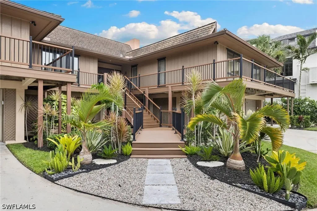 3695 Gordon Drive Naples FL 34102