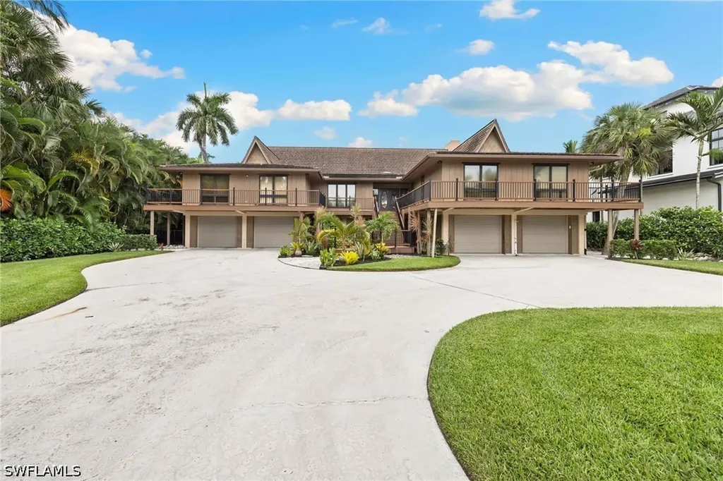 3695 Gordon Drive Naples FL 34102