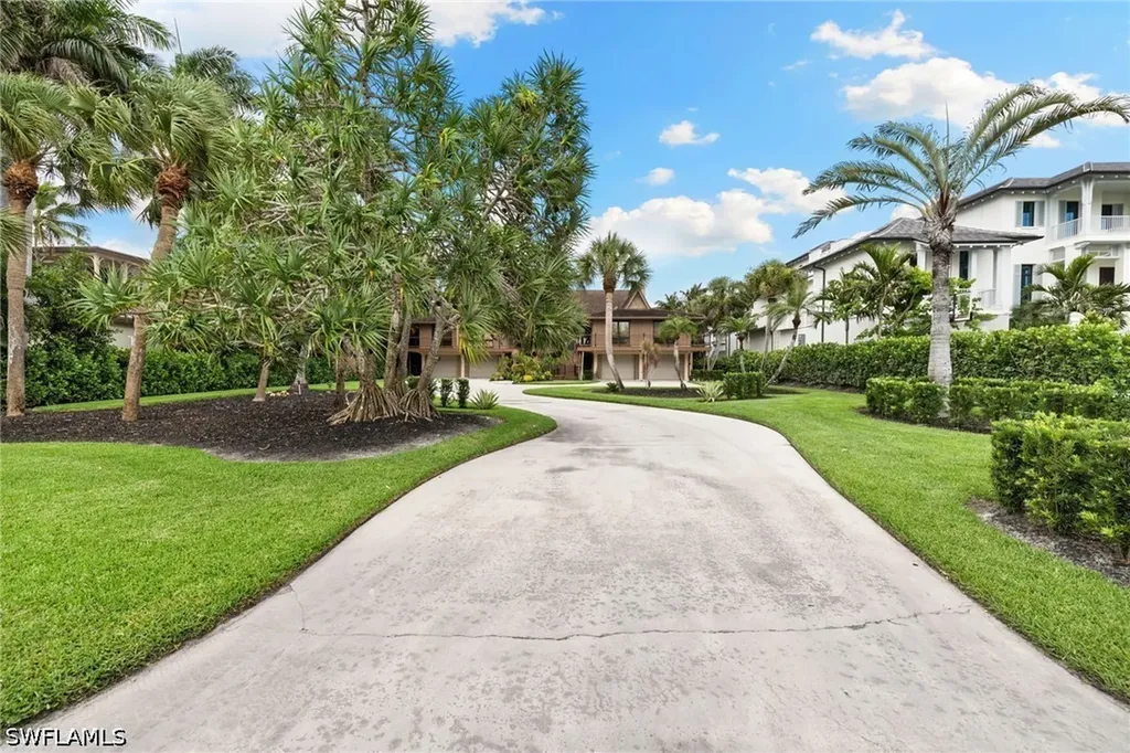 3695 Gordon Drive Naples FL 34102