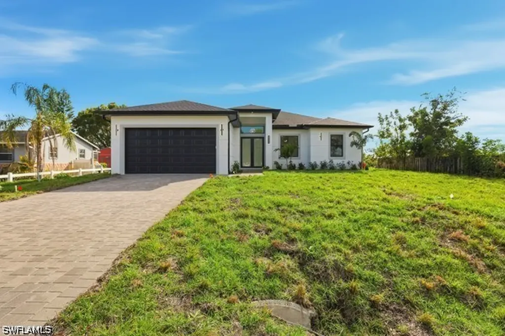 4221 22nd Street SW Lehigh Acres FL 33976