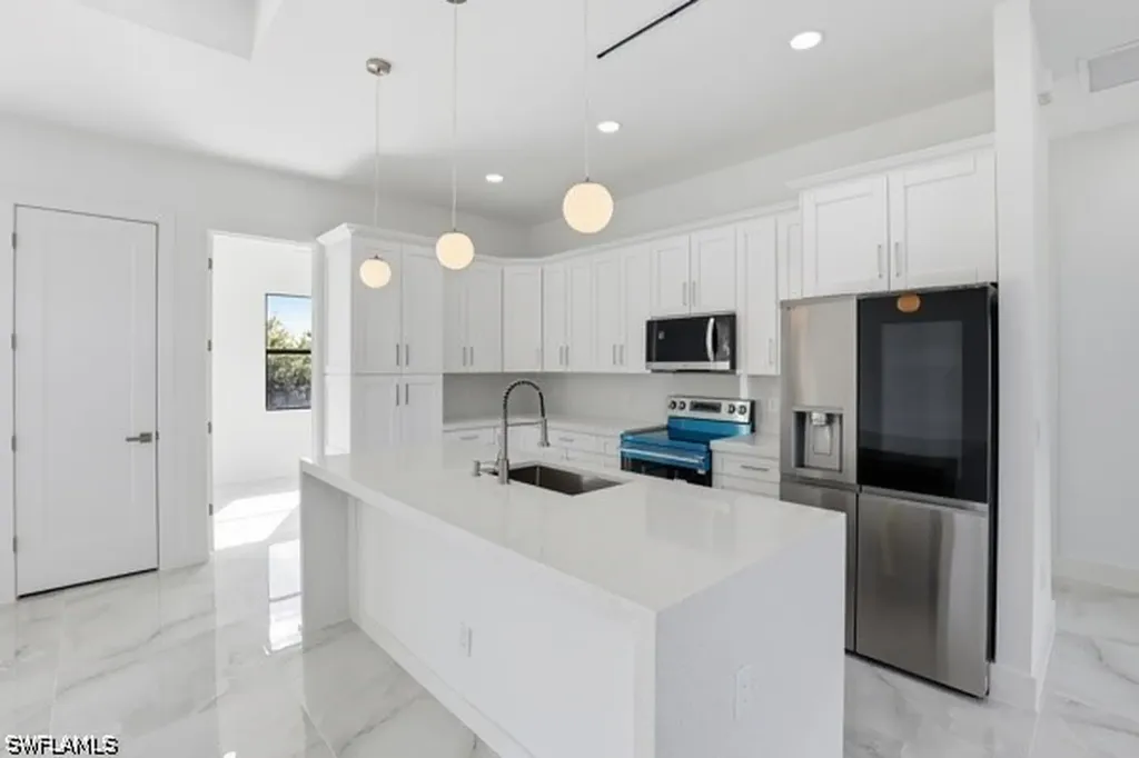 4221 22nd Street SW Lehigh Acres FL 33976