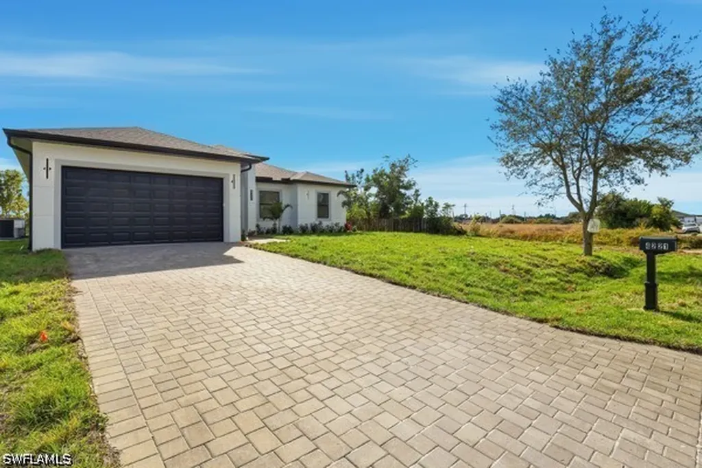 4221 22nd Street SW Lehigh Acres FL 33976