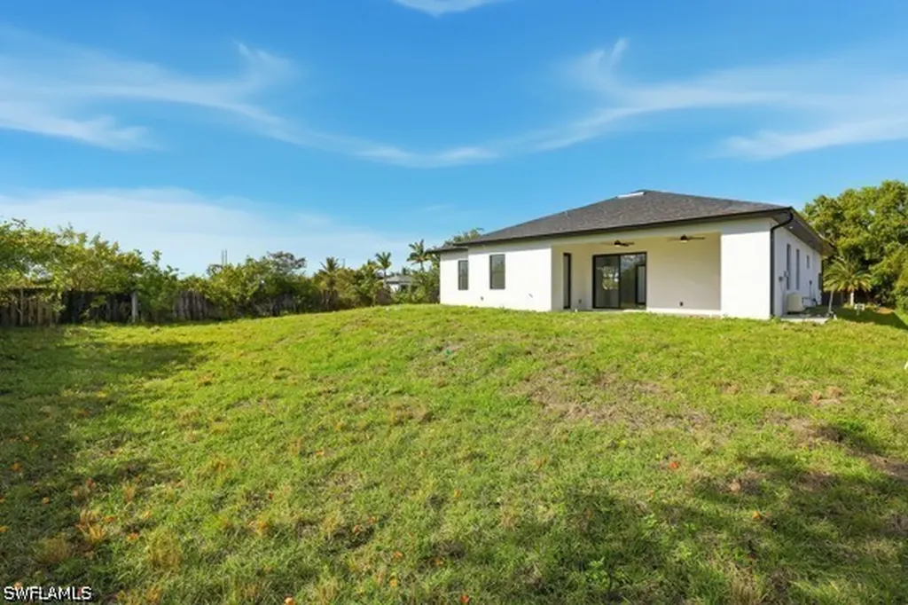 4221 22nd Street SW Lehigh Acres FL 33976