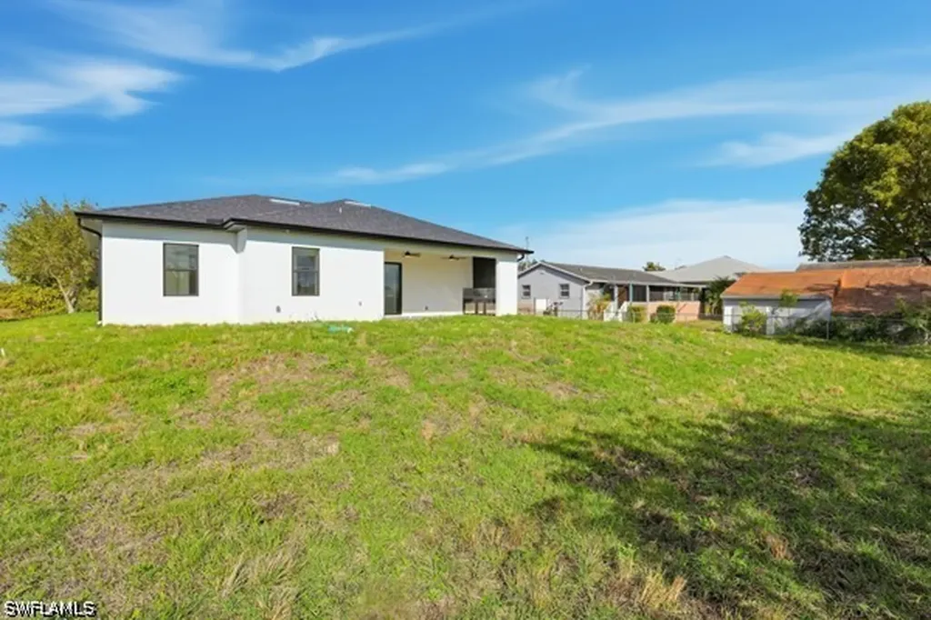 4221 22nd Street SW Lehigh Acres FL 33976