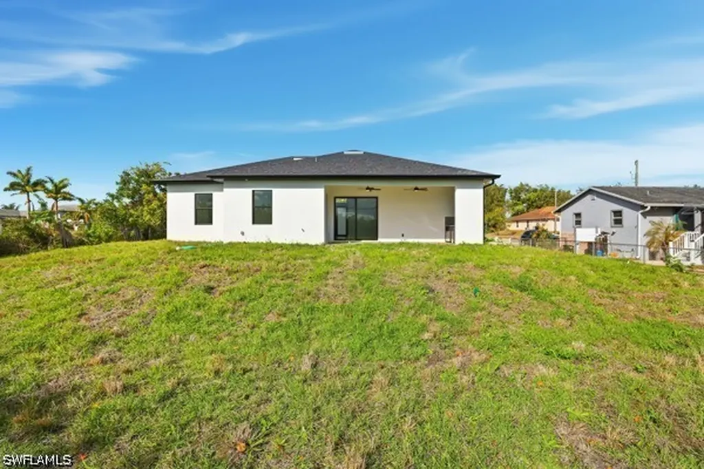 4221 22nd Street SW Lehigh Acres FL 33976