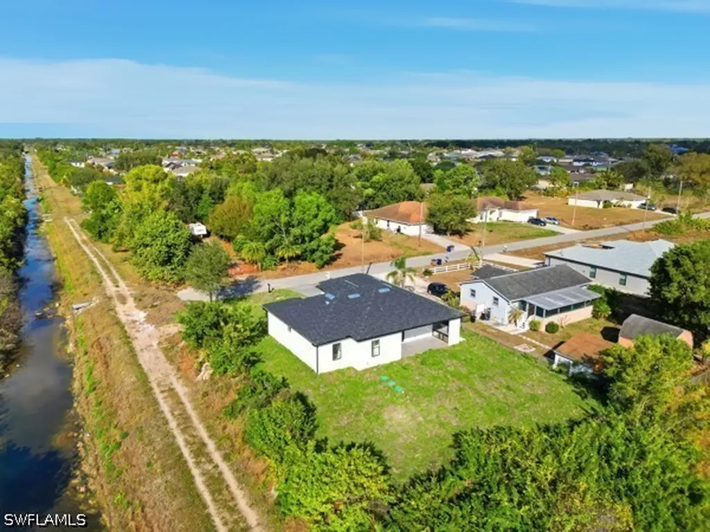 4221 22nd Street SW Lehigh Acres FL 33976