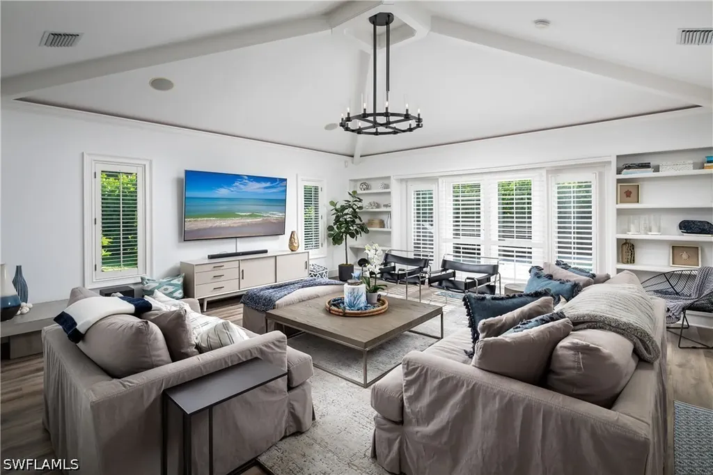 420 Palm Circle E Naples FL 34102