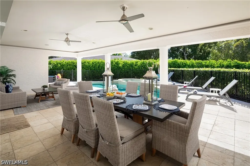 420 Palm Circle E Naples FL 34102
