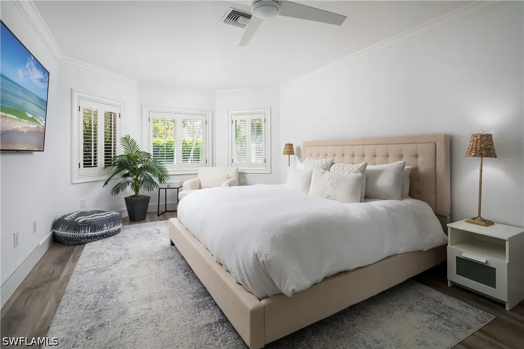 420 Palm Circle E Naples FL 34102