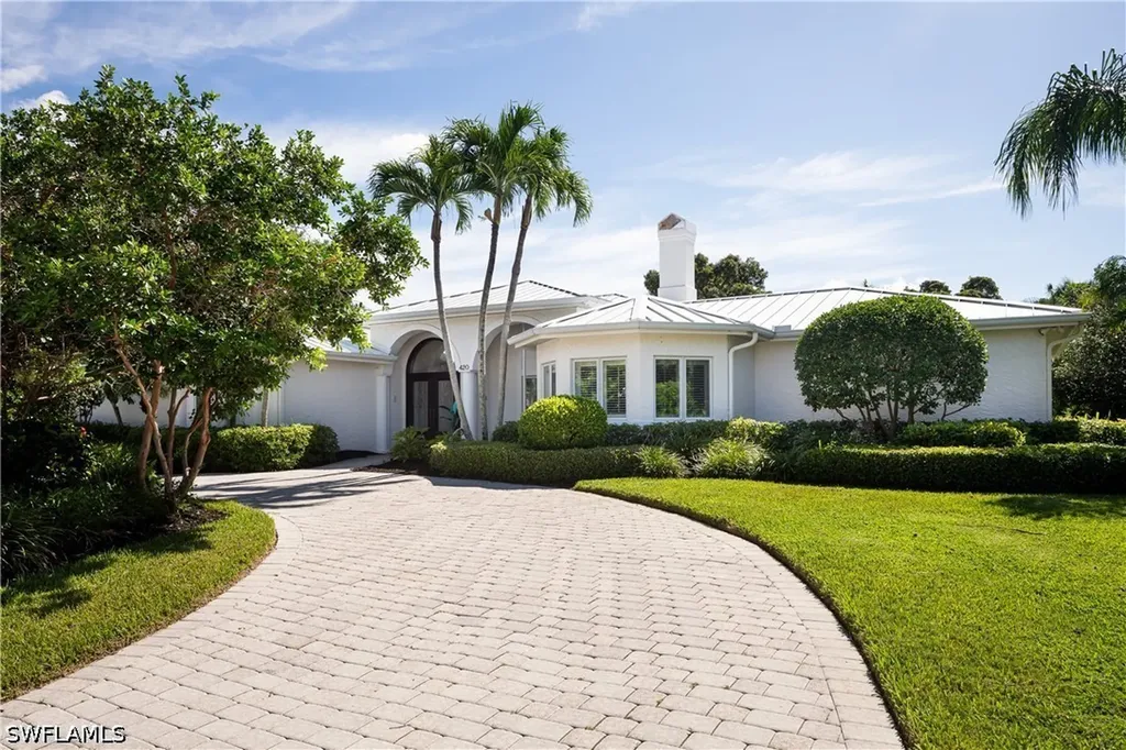 420 Palm Circle E Naples FL 34102