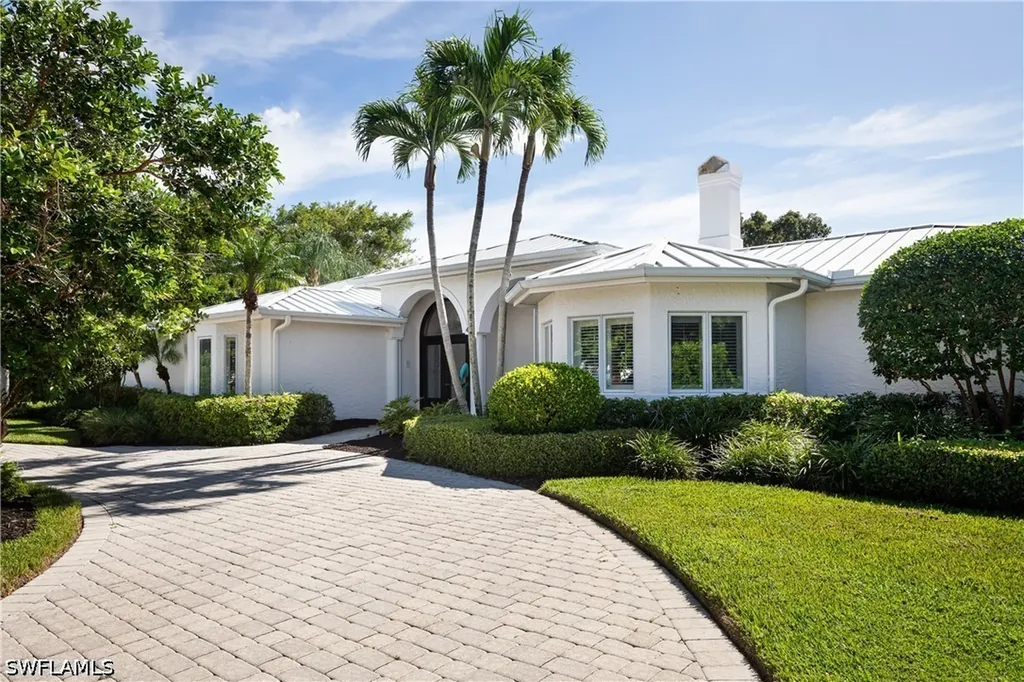 420 Palm Circle E Naples FL 34102