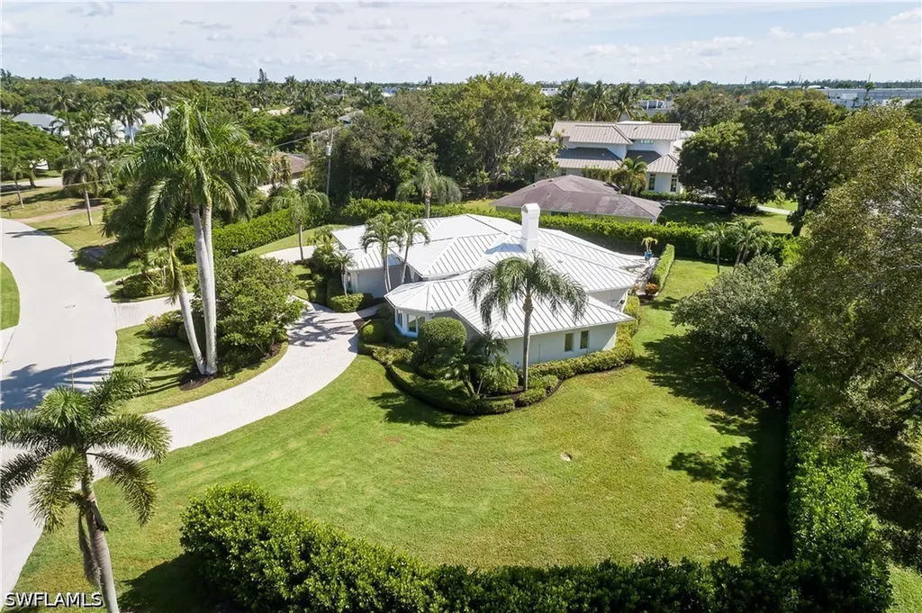 420 Palm Circle E Naples FL 34102