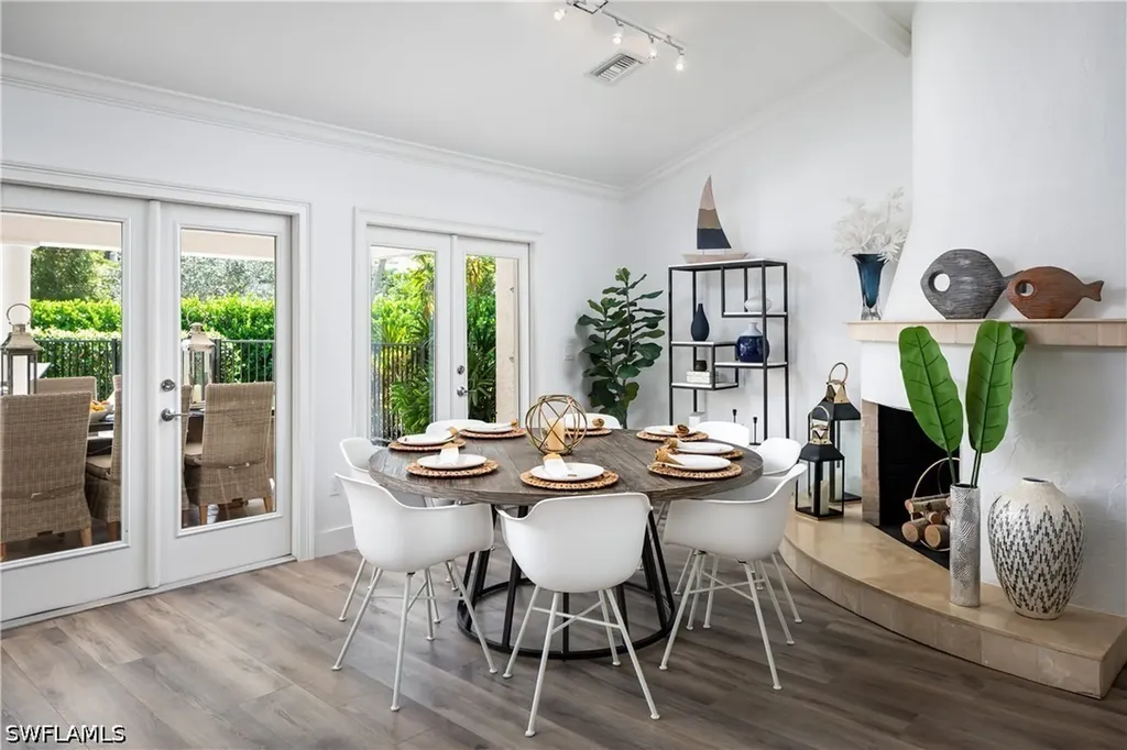 420 Palm Circle E Naples FL 34102