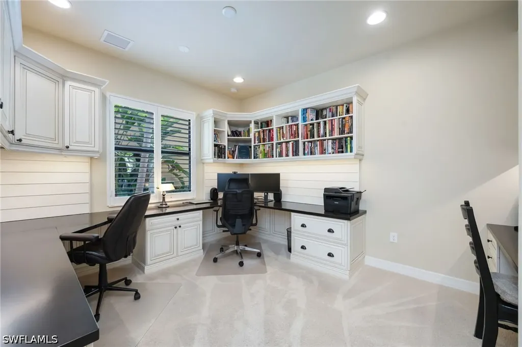 3335 Pacific Drive Naples FL 34119