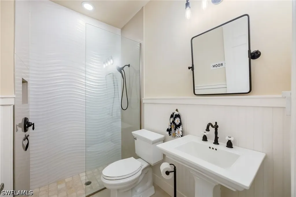 3335 Pacific Drive Naples FL 34119
