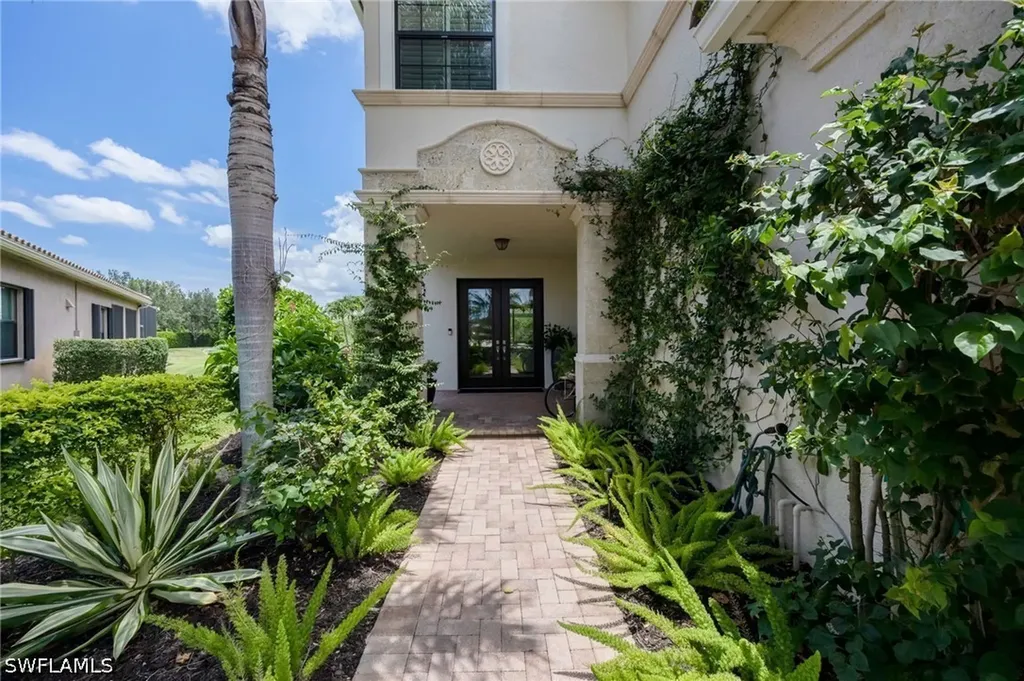 3335 Pacific Drive Naples FL 34119