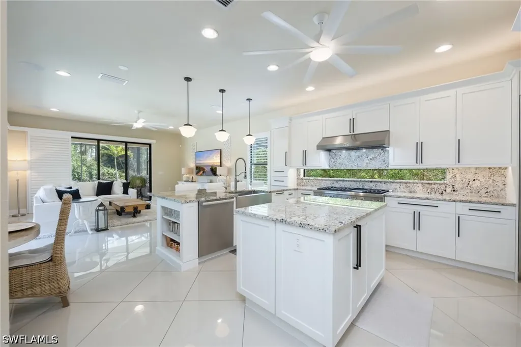 3335 Pacific Drive Naples FL 34119