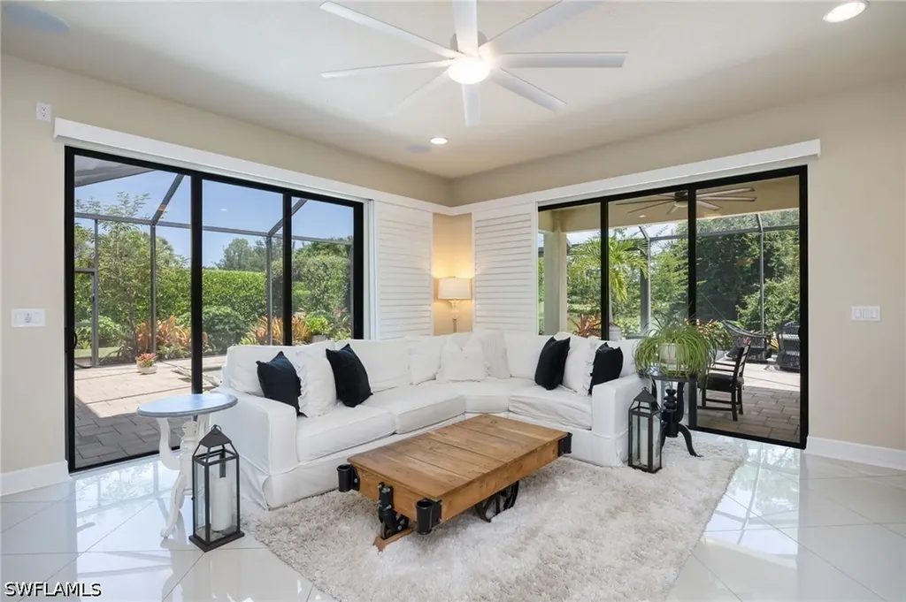 3335 Pacific Drive Naples FL 34119