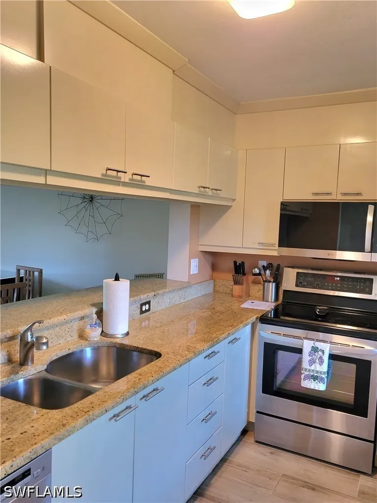 1001 Eastham Way Naples FL 34104