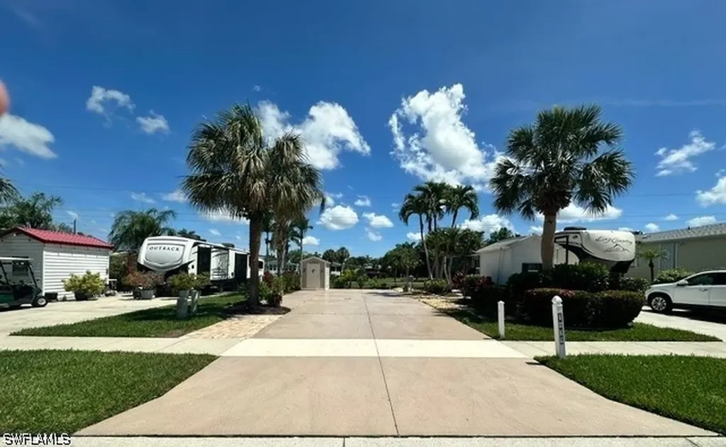 1639 Diamond Lake Circle Naples FL 34114