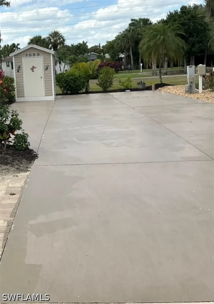 1639 Diamond Lake Circle Naples FL 34114