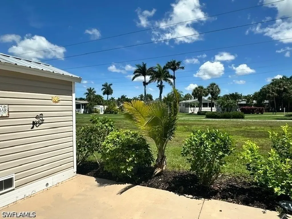 1639 Diamond Lake Circle Naples FL 34114